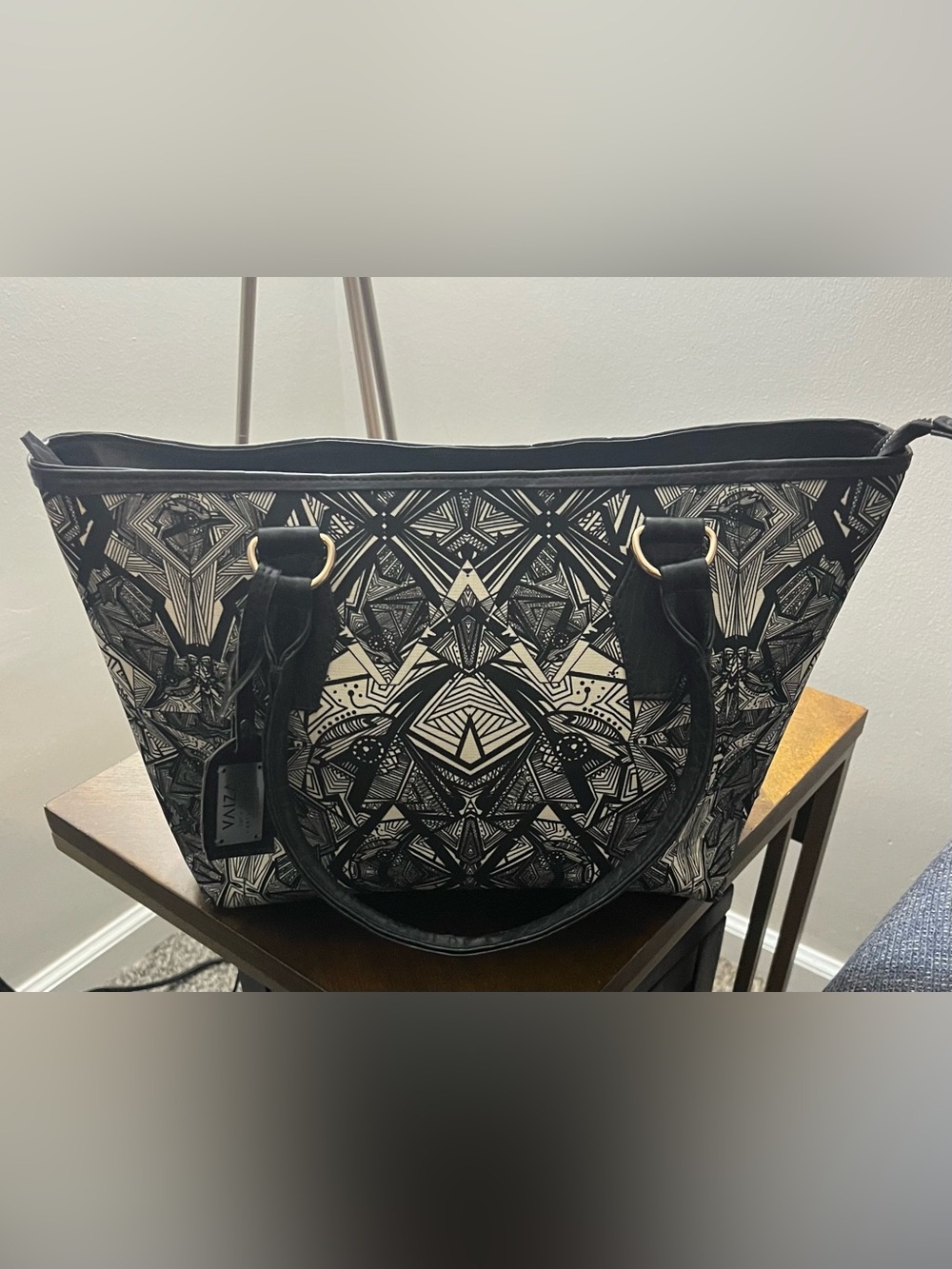 AVIZA Black & White Geometric Tote Bag - Stylish Everyday Carry - Picture 4 of 6